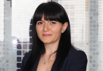  Naira Petrosyan